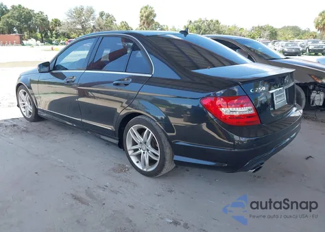 2013 Mercedes-Benz C 250 Sport из США, поврежденный, VIN WDDGF4HB3DR248499